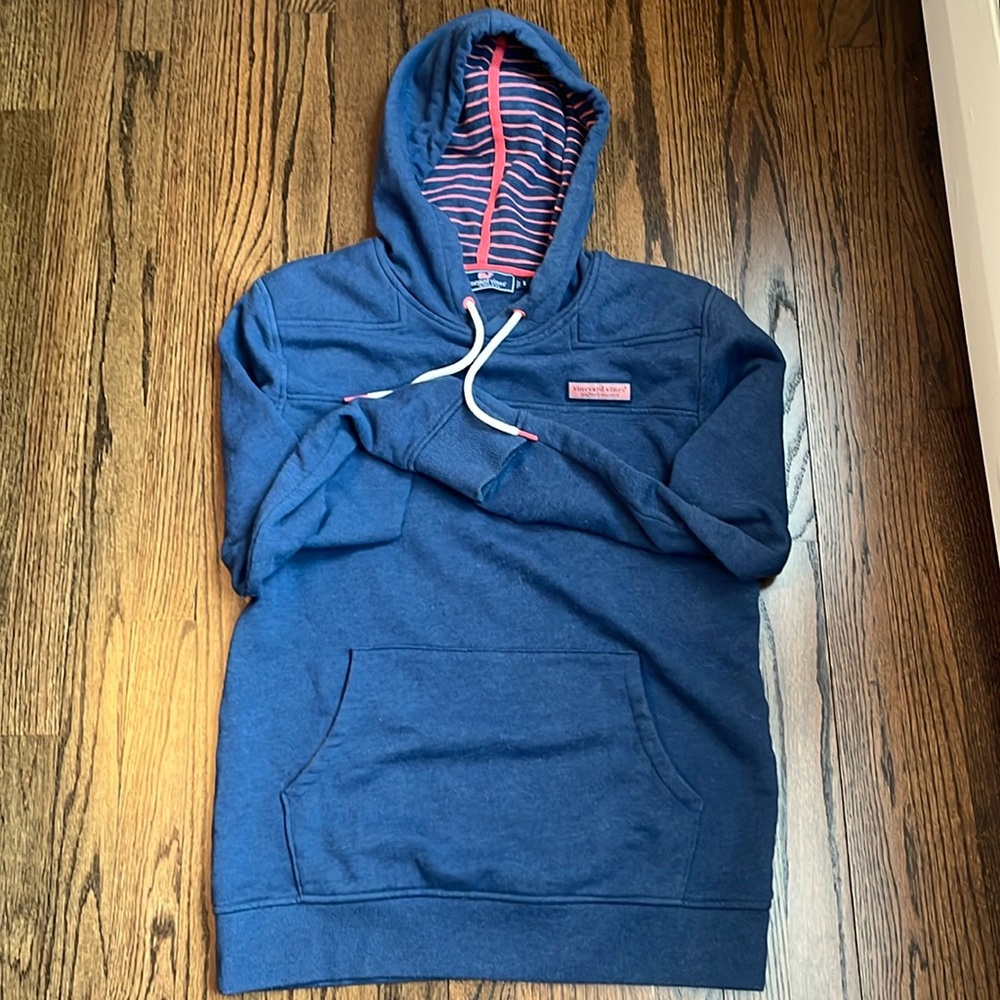 Vineyard vines hoodie